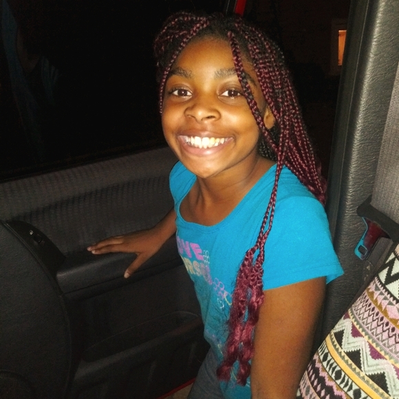 Meet your Posher, Kay - Picture 2 of 12